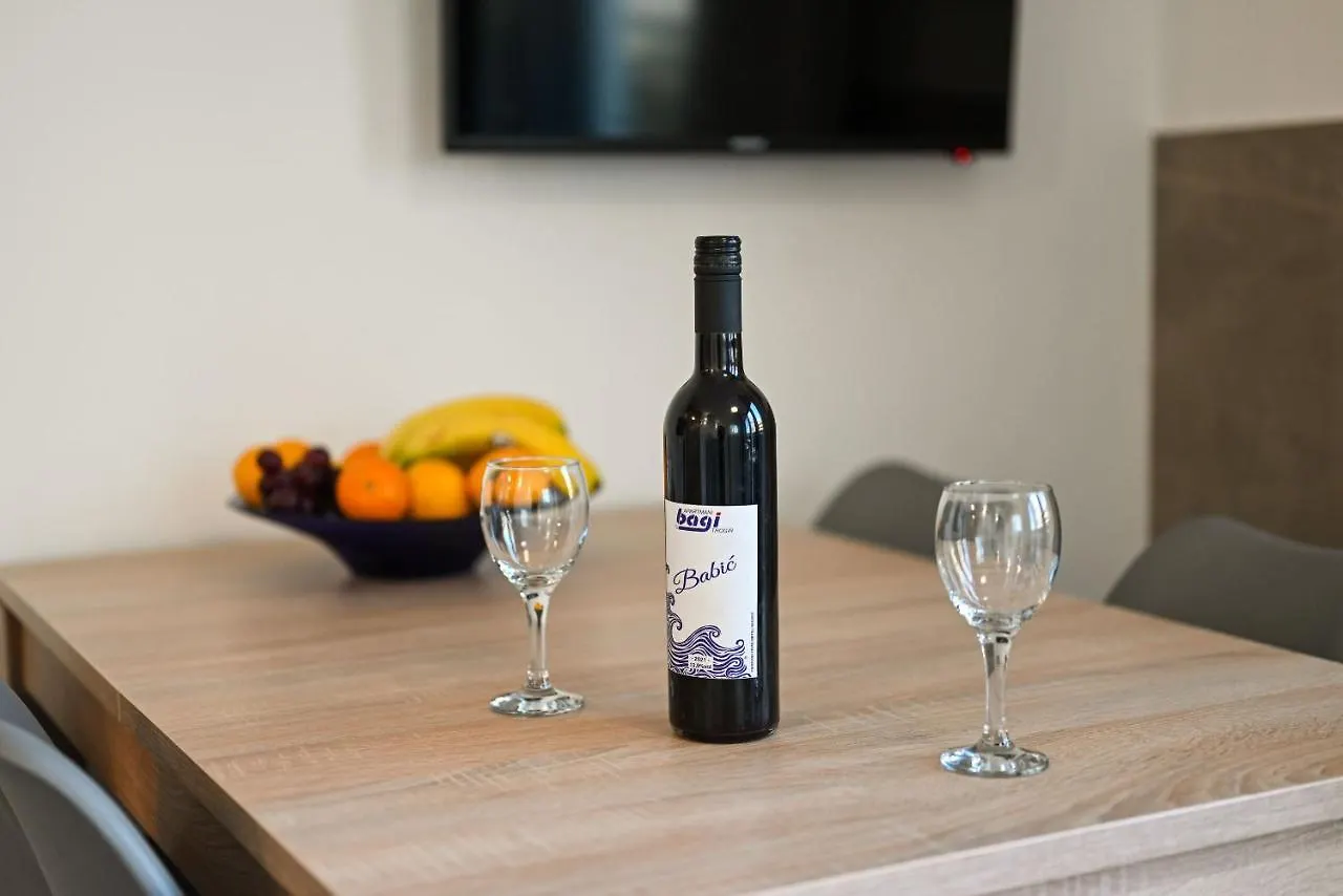Apartments Sky Trogir 0*,