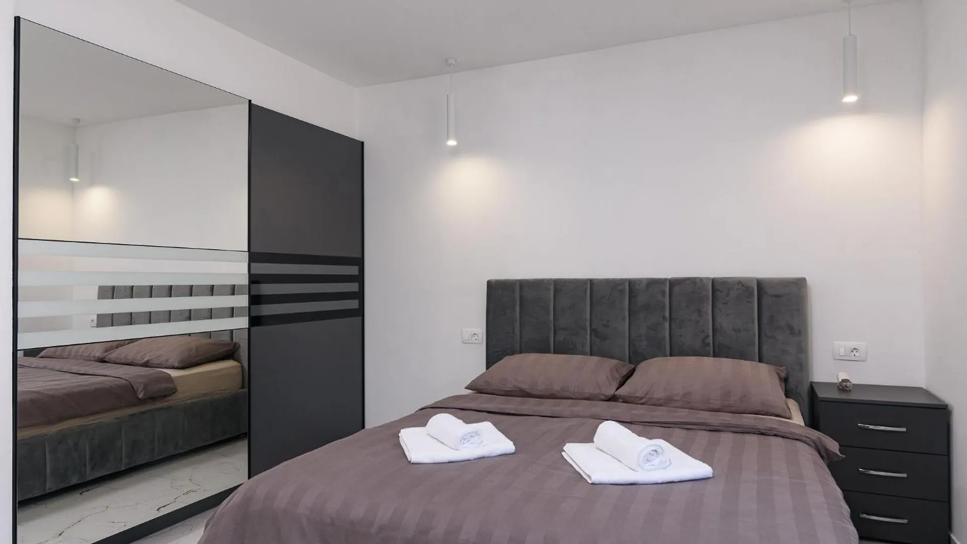 Apartments Sky Trogir 0*,